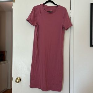 Dark pink T-shirt dress